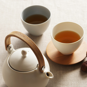 Miyama: Craftsman-made tea cup Gray