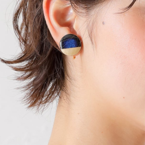 Mino ware: Indigo and gold round earrings