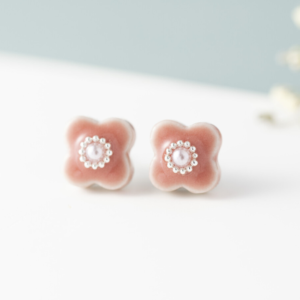 Mino ware: Kobana pearl Sakura earrings