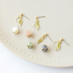 Pastell Tulipanøredobber/Pastel Tulip Earrings: Blå/Blue (titanium post)