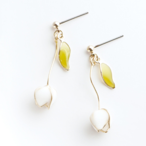 Pastell Tulipanøredobber/Pastel Tulip Earrings: Hvit/White (titanium post)