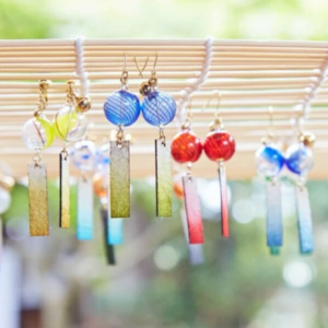 Øredobber/Earrings: Furin Aoi