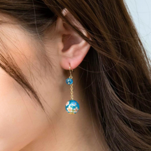 Øredobber/Earrings: Tensha Blue/Blå