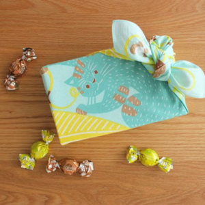Handmade Furoshiki cloth: Katakata Neko